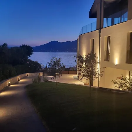 Attilio High Living - Adults Only Torri Del Benaco