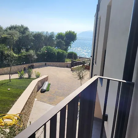Attilio High Living - Adults Only * Torri Del Benaco