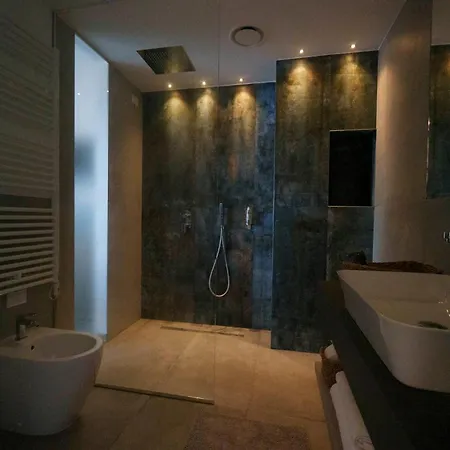Hotel apartamentowy Attilio High Living - Adults Only Torri Del Benaco