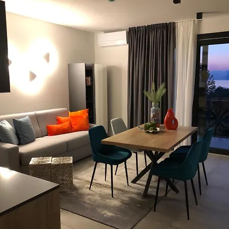 Attilio High Living - Adults Only Torri Del Benaco