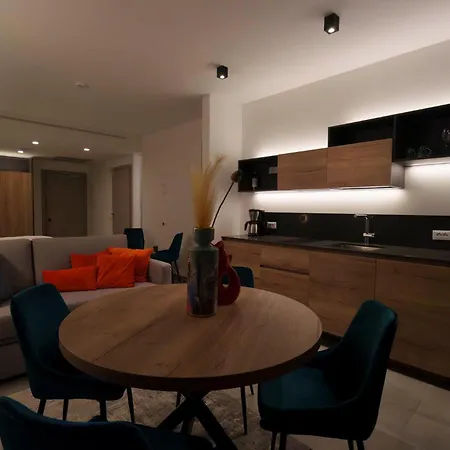 Hotel apartamentowy Attilio High Living - Adults Only Torri Del Benaco